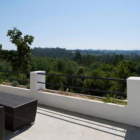 Renoviertes Fuer 7 Personen In Tondela